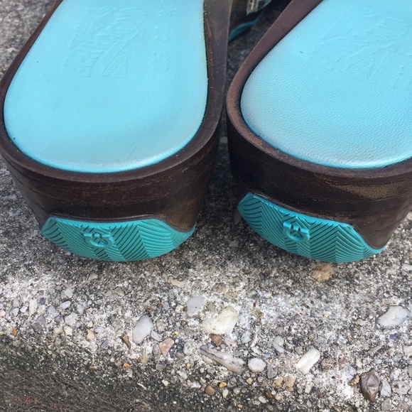 SALVATORE FERRAGAMO SANDALS - Picture 7 of 8